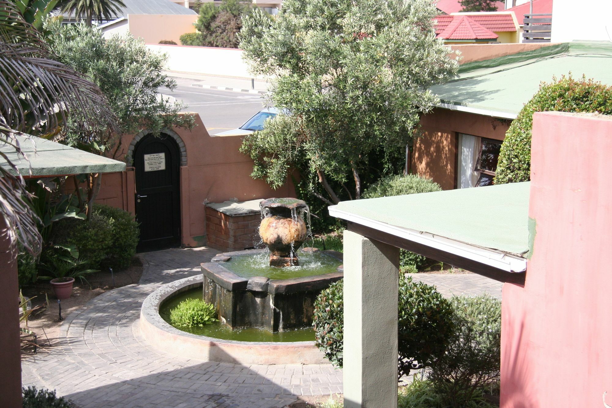 Dunedin Star Guesthouse Суакопмунд Екстериор снимка